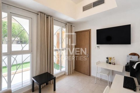 Снять в аренду виллу в Dubai Silicon Oasis, Дубай: 3 спальни, 311.97м², № 128594 - фото 13