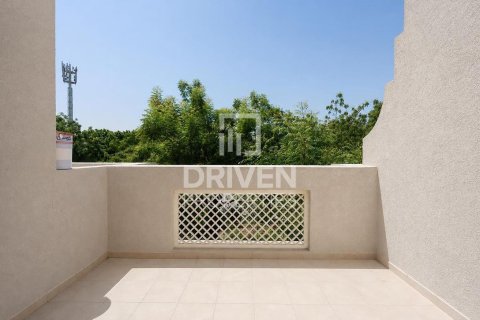 Снять в аренду виллу в Dubai Silicon Oasis, Дубай: 3 спальни, 311.97м², № 128594 - фото 24