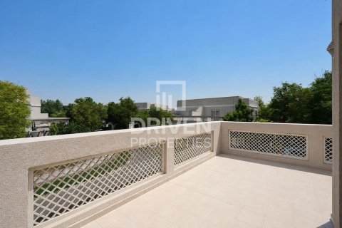 Снять в аренду виллу в Dubai Silicon Oasis, Дубай: 3 спальни, 311.97м², № 128594 - фото 21
