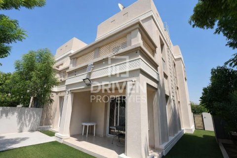 Снять в аренду виллу в Dubai Silicon Oasis, Дубай: 3 спальни, 311.97м², № 128594 - фото 28