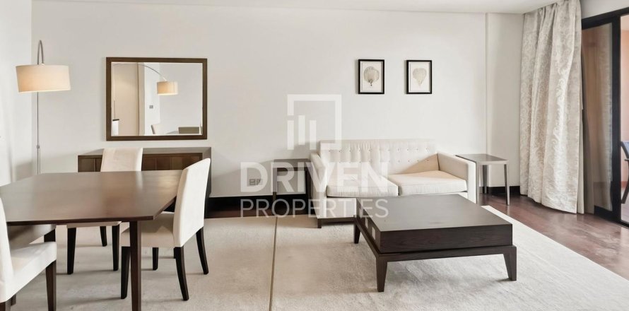 Apartment in The Crescent, Palm Jumeirah, Dubai 1 bedroom, 107.58 sq.m. № 138826