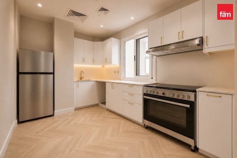 Снять в аренду виллу в Пальме Джумейре, Дубай: 5 спален, 270.9м², № 139738 - фото 6