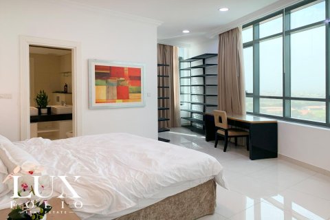 Снять в аренду квартиру в Capital Bay, Бизнес-Бэй, Дубай: 2 спальни, 126м², № 46444 - фото 8