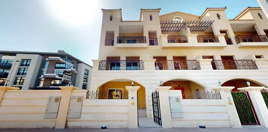 Maison de ville à Jumeirah Village Circle, Dubai, 4 chambres, 376 m², № 91089