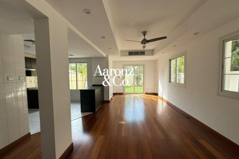 Вилла в The Springs, Дубай, 2 спальни, 264м², № 138136