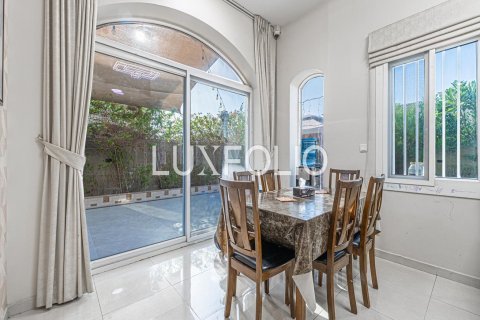 Купить таунхаус в Dubai Land, Дубай: 3 спальни, 374м², № 45817 - фото 11
