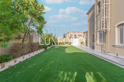 Купить таунхаус в Dubai Land, Дубай: 3 спальни, 374м², № 45817 - фото 4