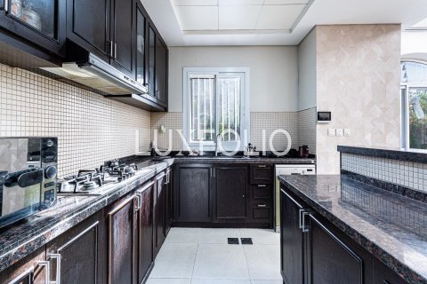 Купить таунхаус в Dubai Land, Дубай: 3 спальни, 374м², № 45817 - фото 15