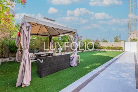 Купить таунхаус в Dubai Land, Дубай: 3 спальни, 374м², № 45817 - фото 5