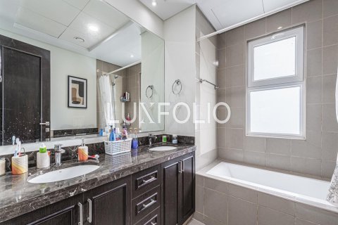 Купить таунхаус в Dubai Land, Дубай: 3 спальни, 374м², № 45817 - фото 24