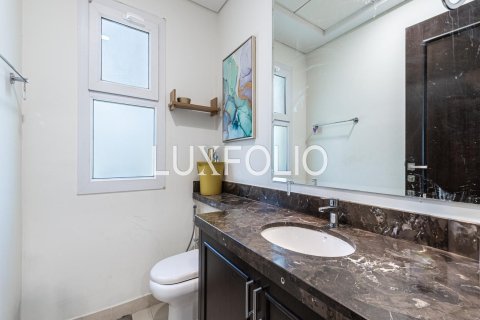 Купить таунхаус в Dubai Land, Дубай: 3 спальни, 374м², № 45817 - фото 21