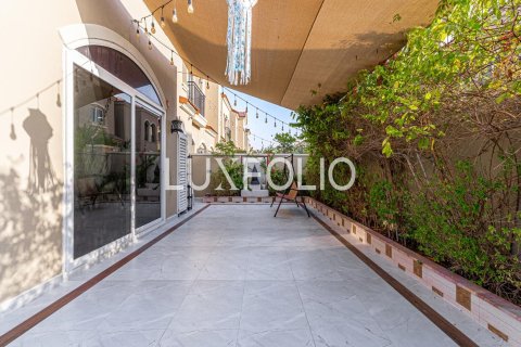 Купить таунхаус в Dubai Land, Дубай: 3 спальни, 374м², № 45817 - фото 18