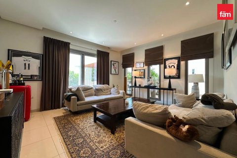 Villa in Al Furjan, Dubai 6 bedrooms, 610.6 sq.m. № 137681 - photo 3