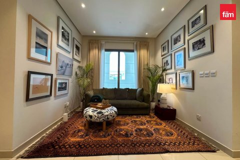 Villa in Al Furjan, Dubai 6 bedrooms, 610.6 sq.m. № 137681 - photo 7