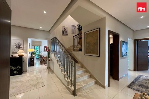 Villa in Al Furjan, Dubai 6 bedrooms, 610.6 sq.m. № 137681 - photo 6