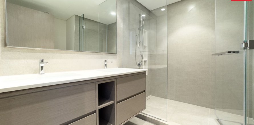 Квартира в Дубае, 2 спальни, 111.6м², № 96425