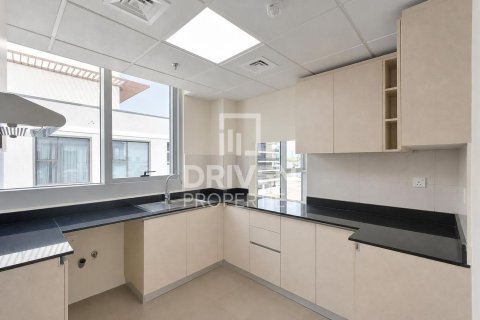 Снять в аренду квартиру в Meydan, Дубай: 2 спальни, 124.4м², № 129676 - фото 9