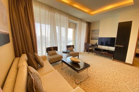 Apartment in Downtown Views II, Downtown Dubai (Downtown Burj Dubai), Dubai 3 bedrooms, 151.13 sq.m. № 1080