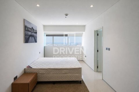 Снять в аренду квартиру в Sheikh Zayed Road, Дубай: 2 спальни, 119.01м², № 128524 - фото 4