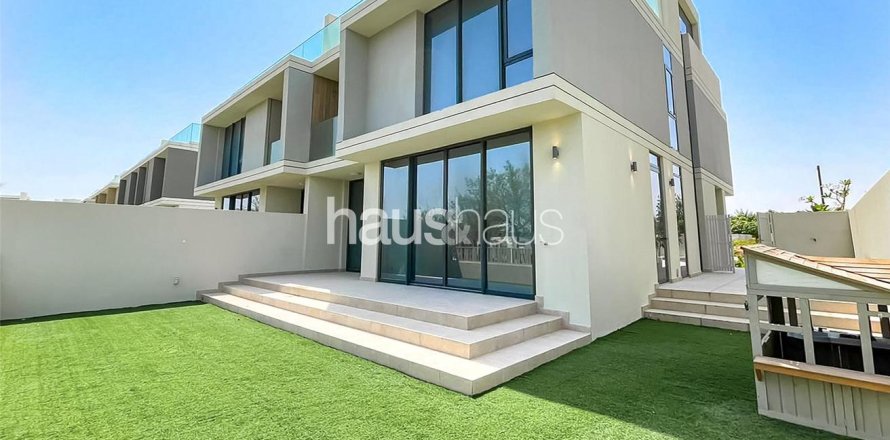 Villa in Dubai Hills Estate, Dubai 3 bedrooms, 272 sq.m. № 45179