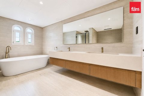 Adosado en Dubai, 2 dormitorios, 240 m², № 115184 - foto 20