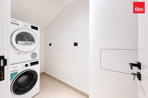 Adosado en Dubai, 2 dormitorios, 240 m², № 115184 - foto 24