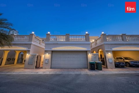 Adosado en Dubai, 2 dormitorios, 240 m², № 115184 - foto 7