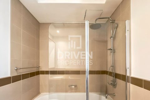 Apartment in 29 Burj Boulevard, Downtown Dubai (Downtown Burj Dubai), Dubai 1 bedroom, 73.77 sq.m. № 137301 - photo 4