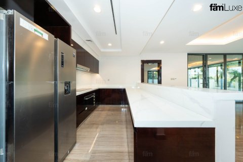 Villa en Dubai, 8 dormitorios, 723.7 m², № 134816 - foto 7