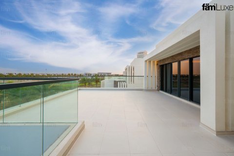 Villa en Dubai, 8 dormitorios, 723.7 m², № 134816 - foto 14