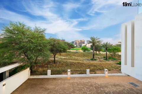 Villa en Dubai, 8 dormitorios, 723.7 m², № 134816 - foto 3