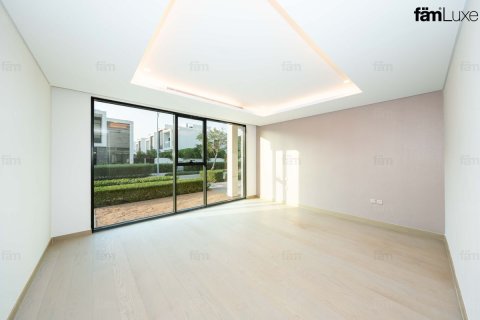 Villa en Dubai, 8 dormitorios, 723.7 m², № 134816 - foto 6