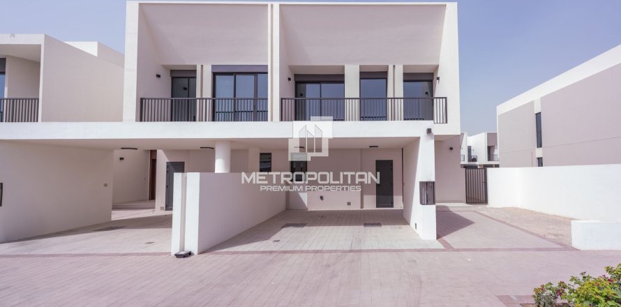 Adosado en Town Square, Dubai, 4 dormitorios, 262 m², № 73755