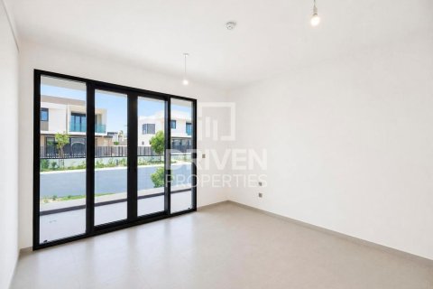 Снять в аренду виллу в Джабаль-Али, Дубай: 4 спальни, 629.98м², № 128368 - фото 10