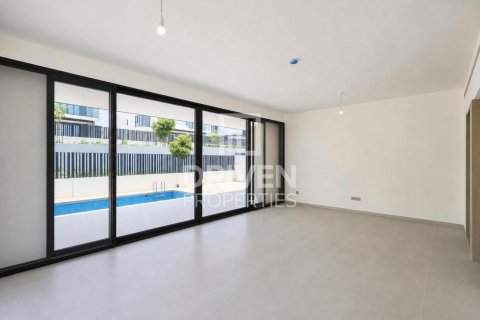 Снять в аренду виллу в Джабаль-Али, Дубай: 4 спальни, 629.98м², № 128368 - фото 5