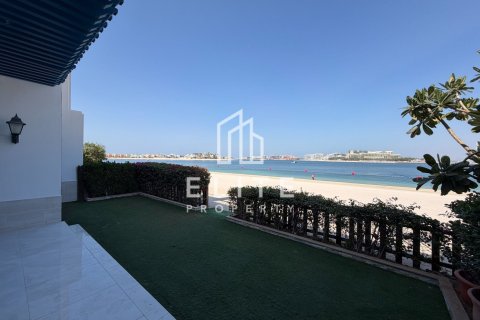 Villa in Palma Residences, Palm Jumeirah, Dubai 5 bedrooms, 264 sq.m. № 121599 - photo 14