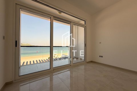 Villa in Palma Residences, Palm Jumeirah, Dubai 5 bedrooms, 264 sq.m. № 121599 - photo 11
