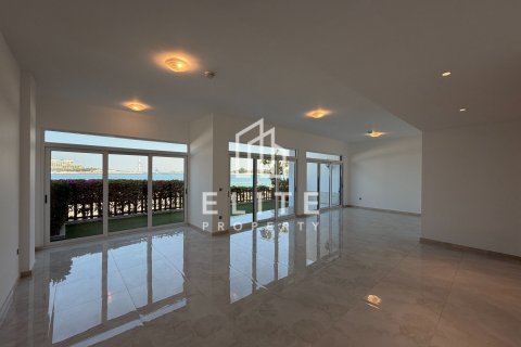 Villa in Palma Residences, Palm Jumeirah, Dubai 5 bedrooms, 264 sq.m. № 121599 - photo 8