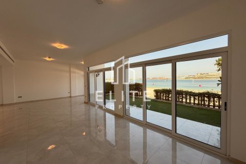 Villa in Palma Residences, Palm Jumeirah, Dubai 5 bedrooms, 264 sq.m. № 121599 - photo 7