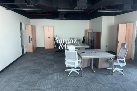 Office in Jumeirah Lake Towers, Dubai 193 sq.m. № 132984