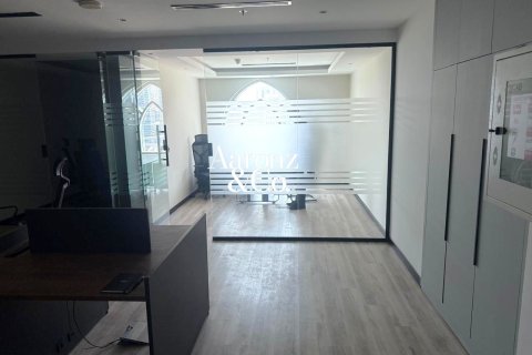Oficina en Jumeirah Lake Towers, Dubai, 71 m², № 132983 - foto 9