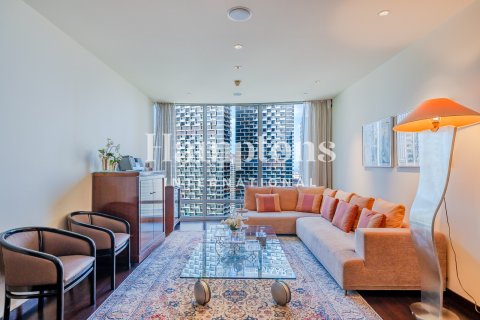 Apartamento en Burj Khalifa, Dubai, 1 dormitorio, 102.47200900 m², № 141720 - foto 12