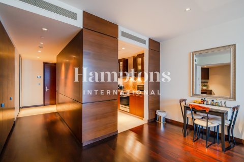 Apartamento en Burj Khalifa, Dubai, 1 dormitorio, 102.47200900 m², № 141720 - foto 10
