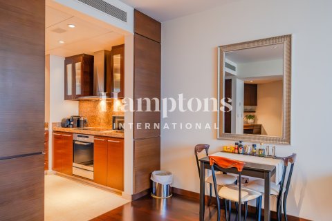Apartamento en Burj Khalifa, Dubai, 1 dormitorio, 102.47200900 m², № 141720 - foto 15