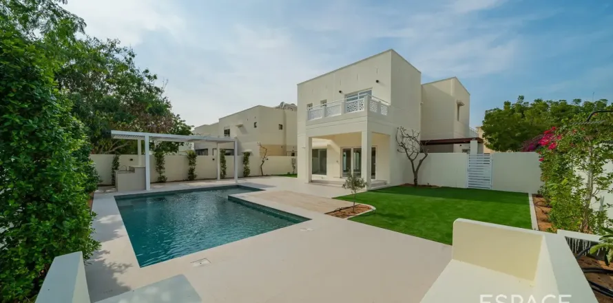 Вилла в Meadows, Дубай, 5 спален, 320м², № 122940