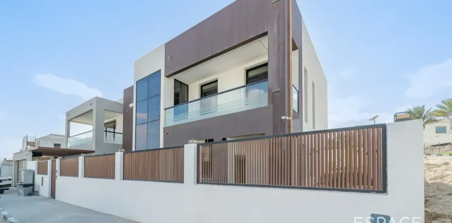 Villa in Al Furjan, Dubai 5 bedrooms, 446 sq.m. № 122944