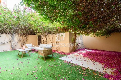 Appartement à Old Town, Dubai, 2 chambres, 174 m², № 74010