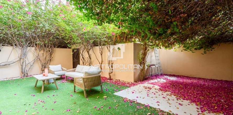 Apartment in Old Town, Dubai 2 bedrooms, 174 sq.m. № 74010