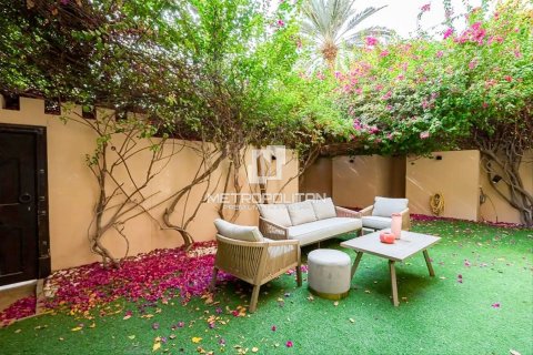 Apartment in Old Town, Dubai 2 bedrooms, 174 sq.m. № 74010 - photo 17