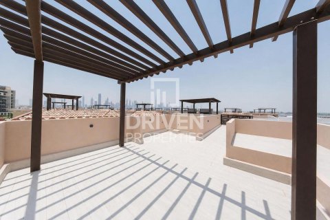 Снять в аренду виллу в Джумейре, Дубай: 4 спальни, 397.63м², № 129145 - фото 28